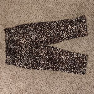 Deadly Dames leopard capris